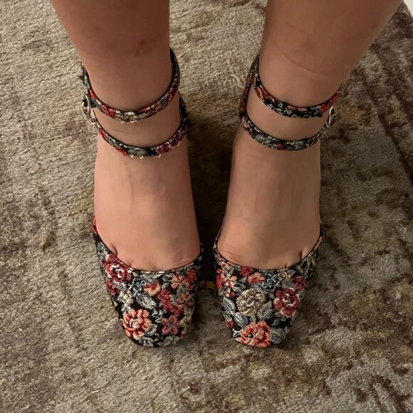 L'Intervalle Floral Tapestry Heels - Picture 4 of 5